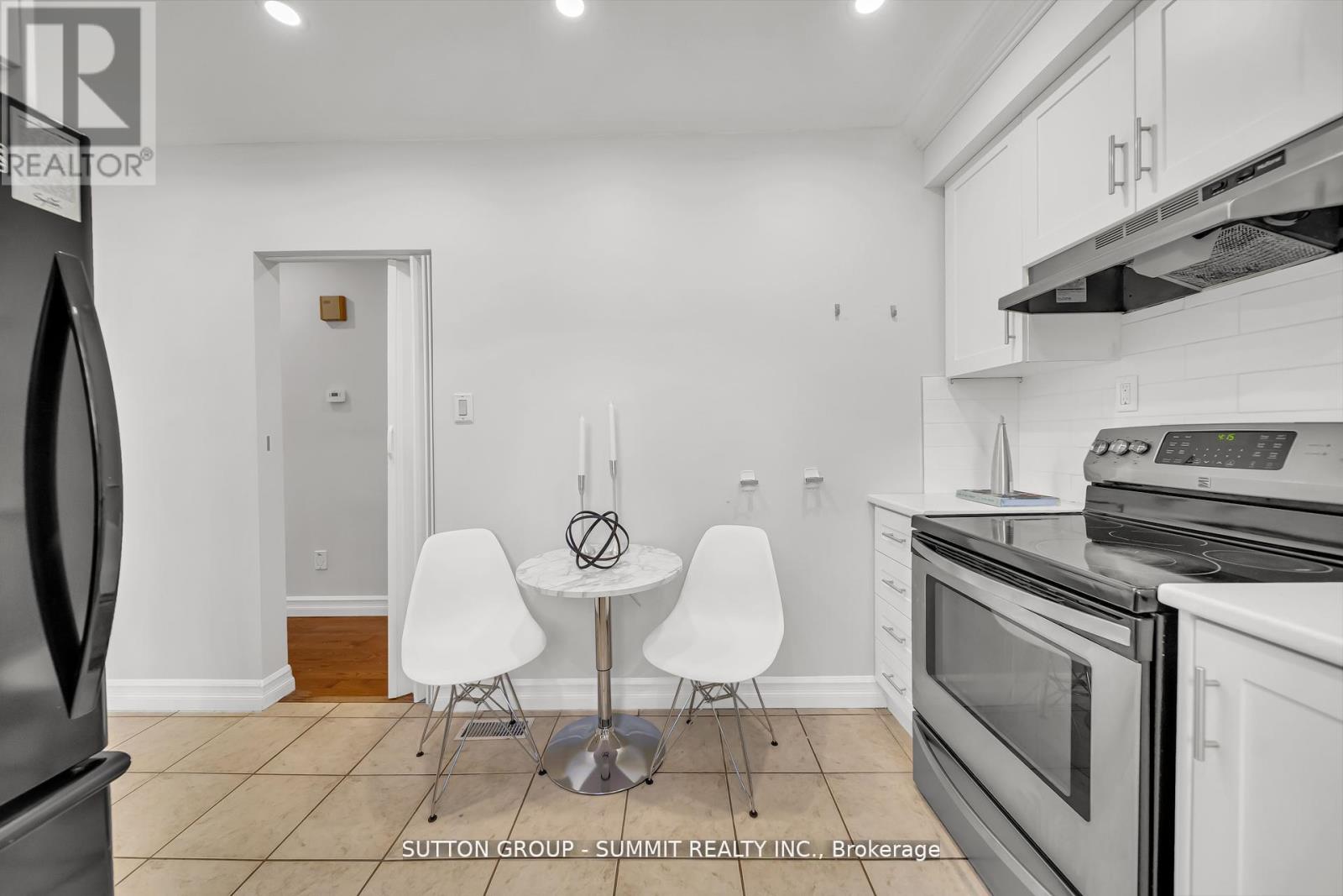 465 Seaton Drive, Oakville, Ontario  L6L 3Y3 - Photo 22 - W12707416