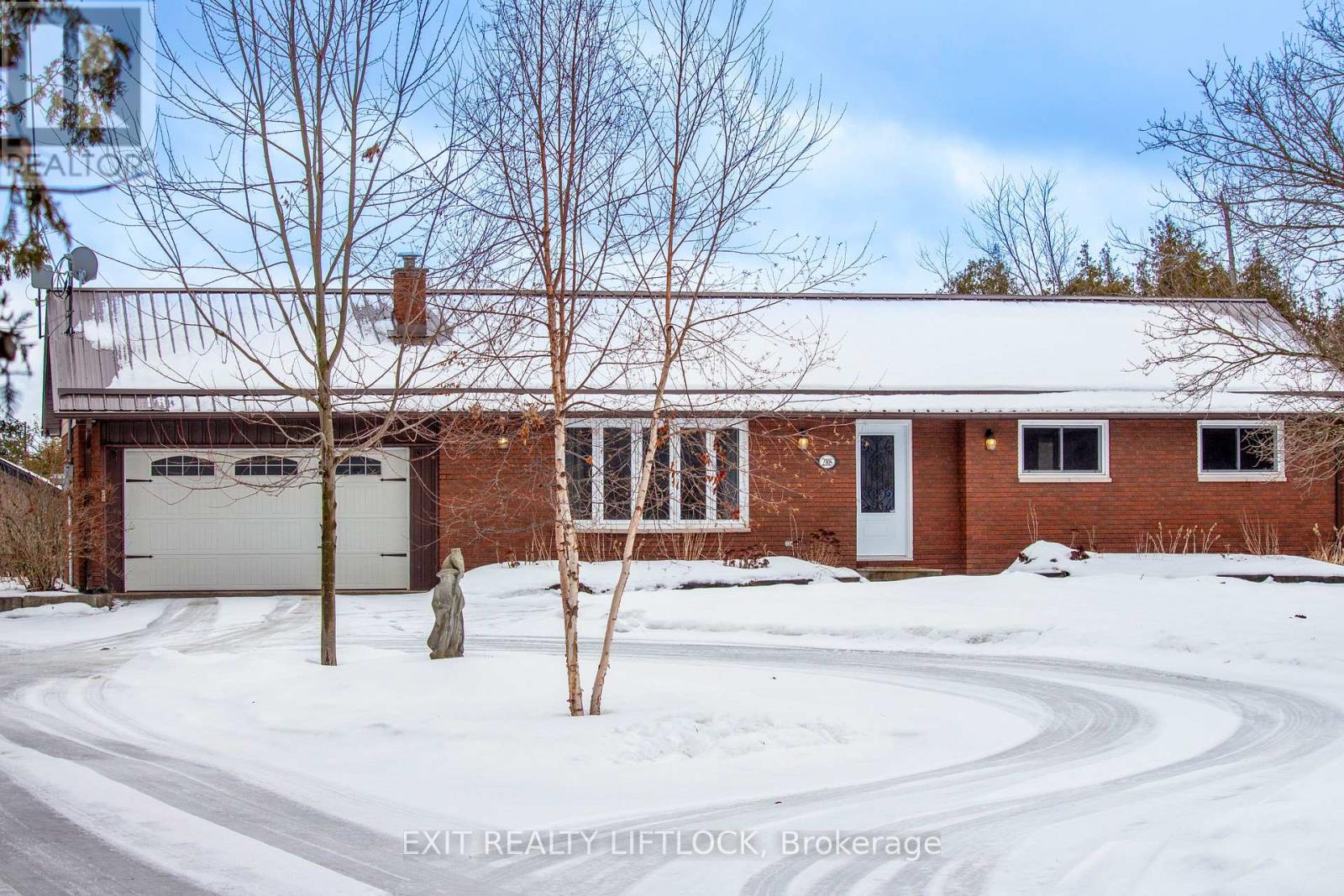 2105 Deer Bay Road, Selwyn, Ontario  K0L 2H0 - Photo 1 - X12703144