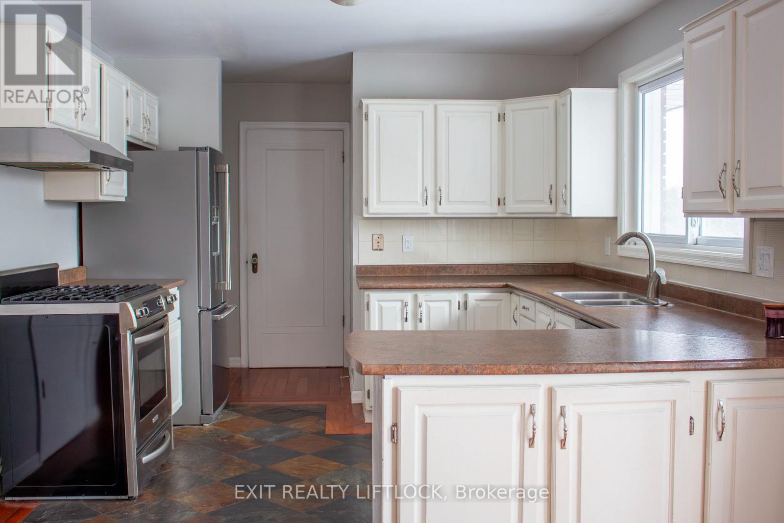 2105 Deer Bay Road, Selwyn, Ontario  K0L 2H0 - Photo 5 - X12703144