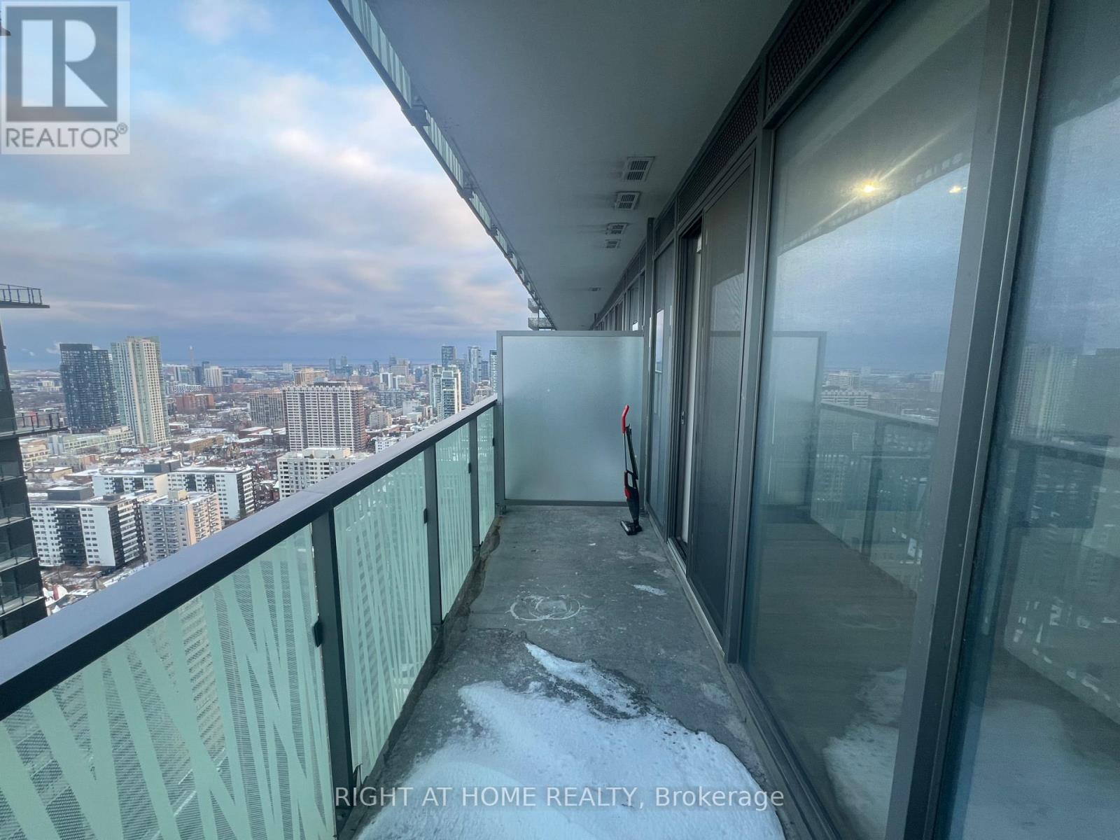 3312 - 50 Charles Street E, Toronto, Ontario  M4Y 0C3 - Photo 10 - C12681786