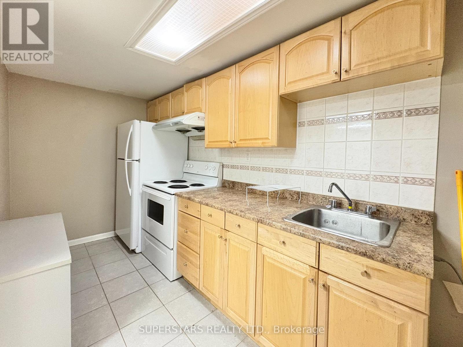 Bsmt - 92 Francine Drive, Toronto, Ontario  M2H 2G7 - Photo 2 - C12707426