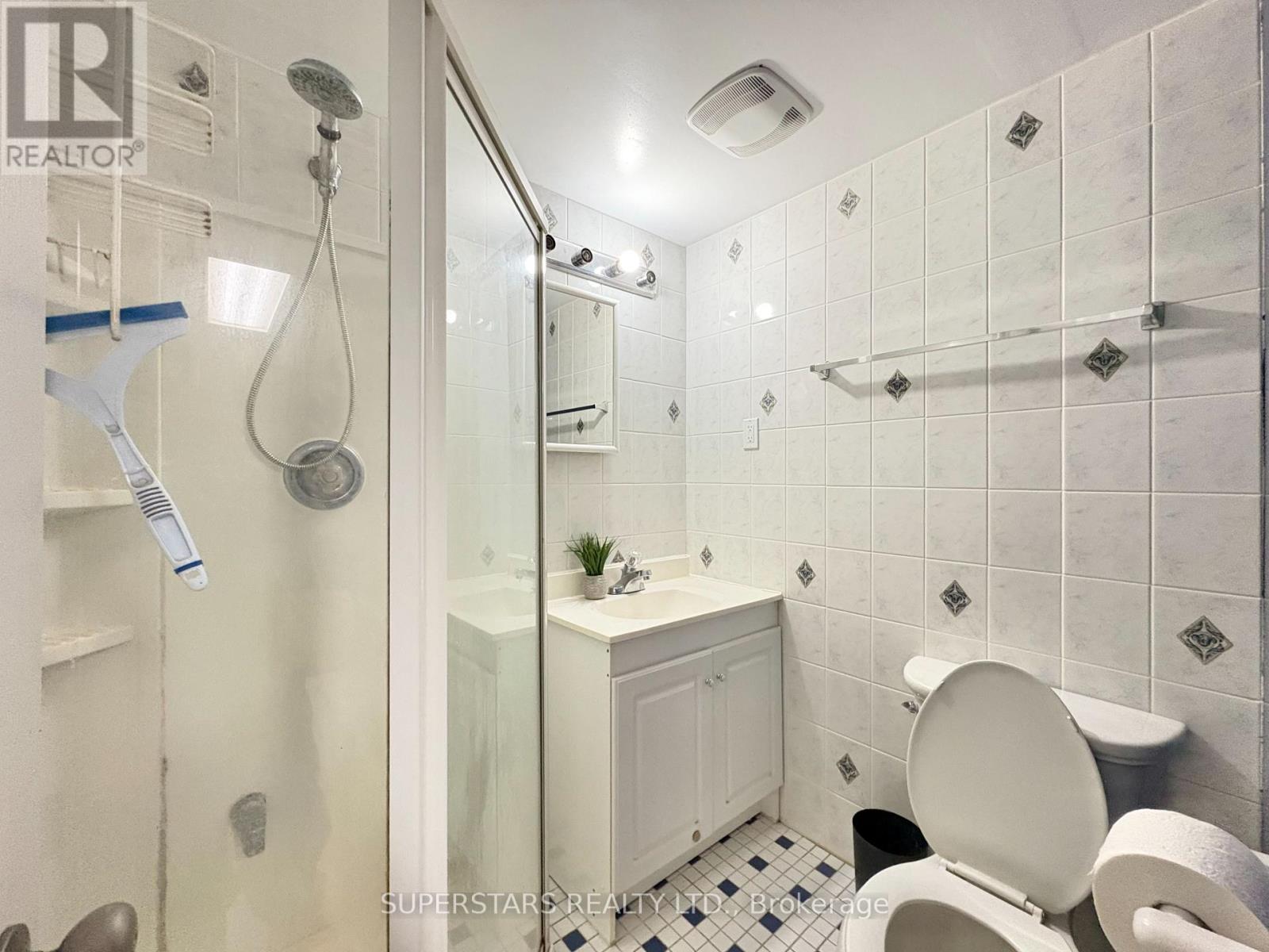 Bsmt - 92 Francine Drive, Toronto, Ontario  M2H 2G7 - Photo 8 - C12707426