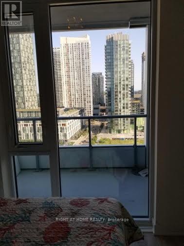 1405 - 576 Front Street W, Toronto, Ontario  M5V 0P8 - Photo 4 - C12707436