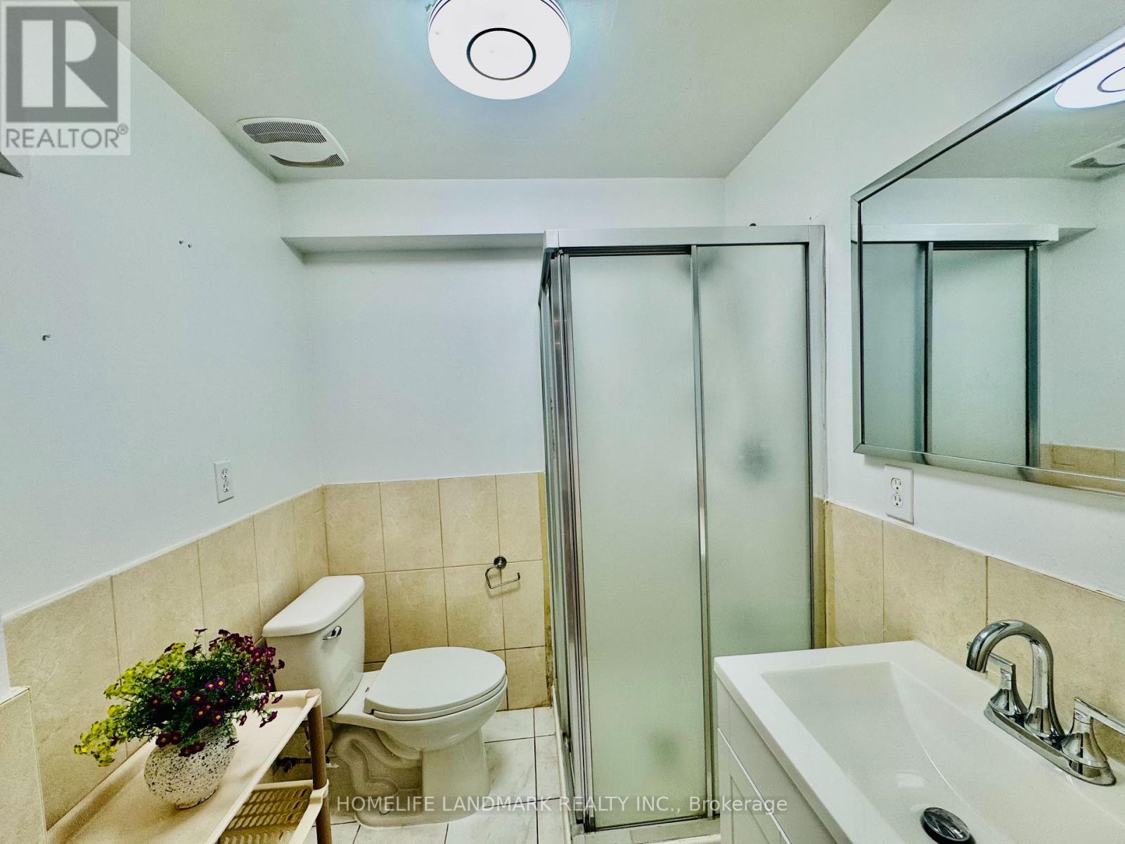 272 Essex (Work Out Basement) Avenue, Richmond Hill, Ontario  L4C 2C2 - Photo 10 - N12707432