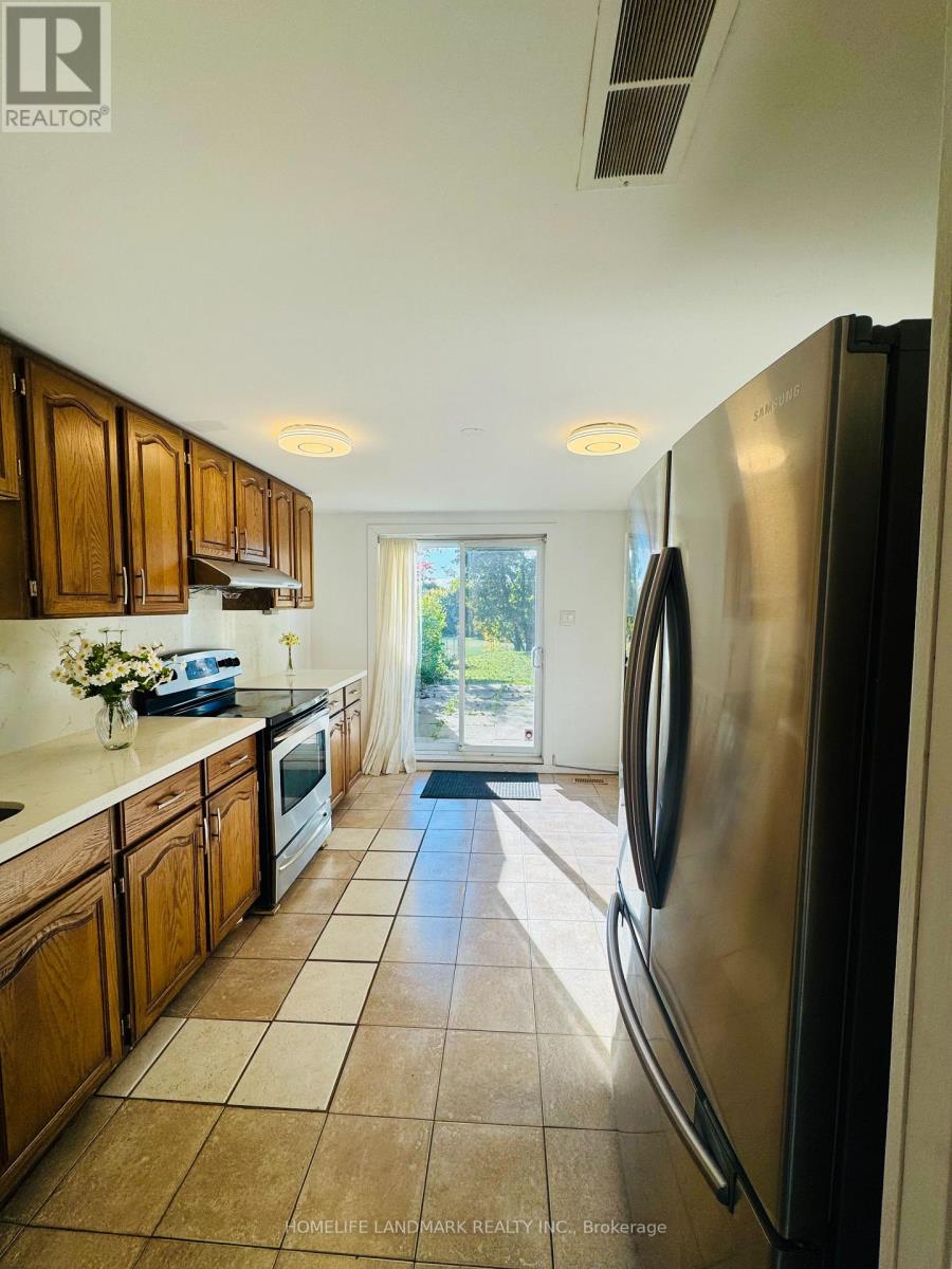 272 Essex (Work Out Basement) Avenue, Richmond Hill, Ontario  L4C 2C2 - Photo 7 - N12707432