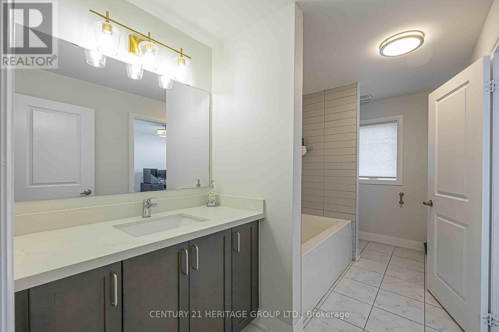 108 Frank Kelly Drive, East Gwillimbury, Ontario  L9N 0V3 - Photo 19 - N12707434