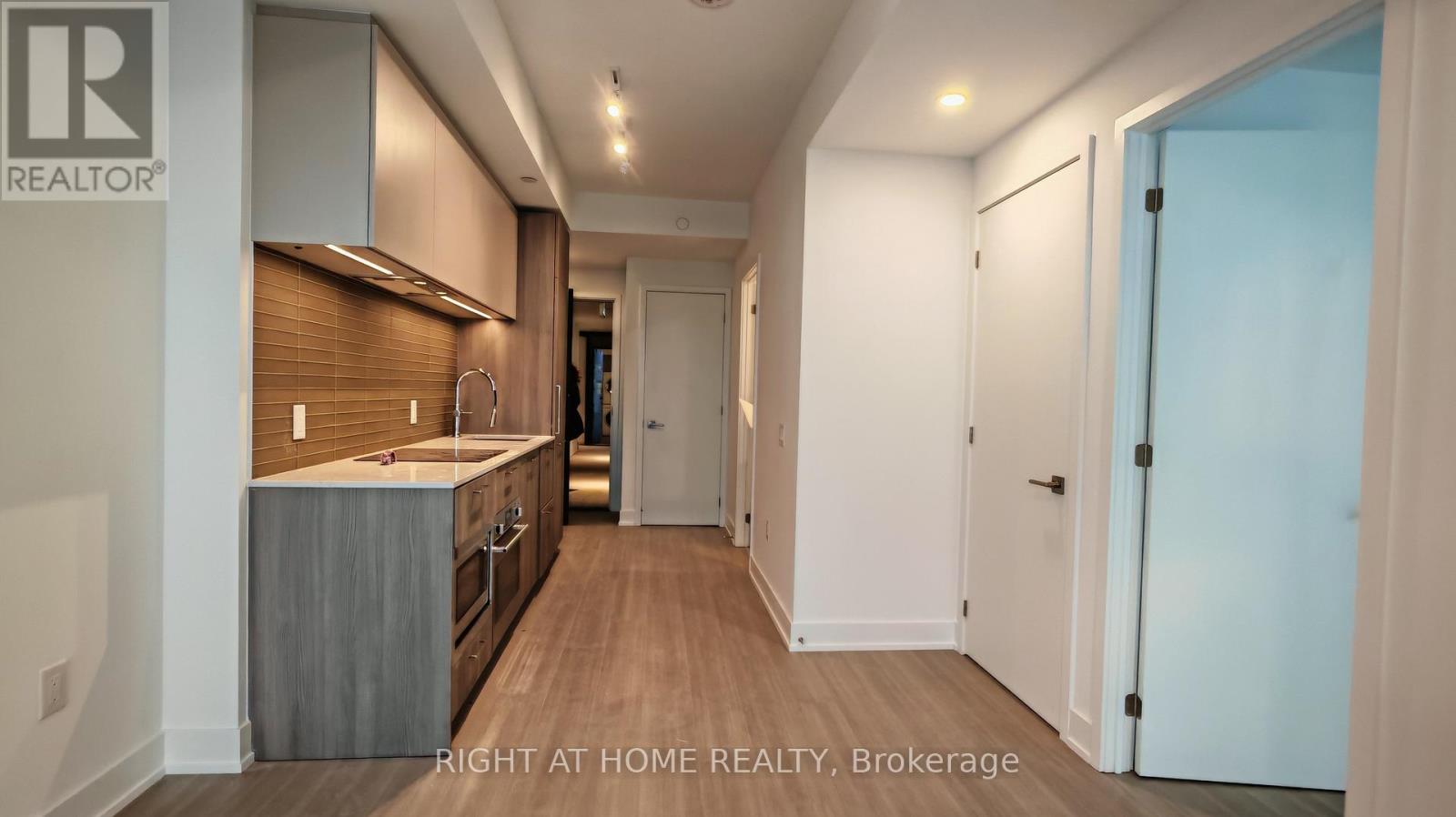 2006 - 36 OLIVE AVENUE, Toronto, Ontario