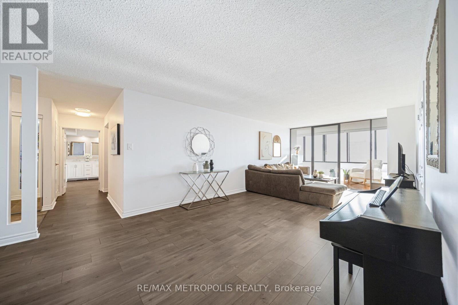 2212 - 2330 Bridletowne Circle, Toronto, Ontario  M1W 3P6 - Photo 10 - E12707450