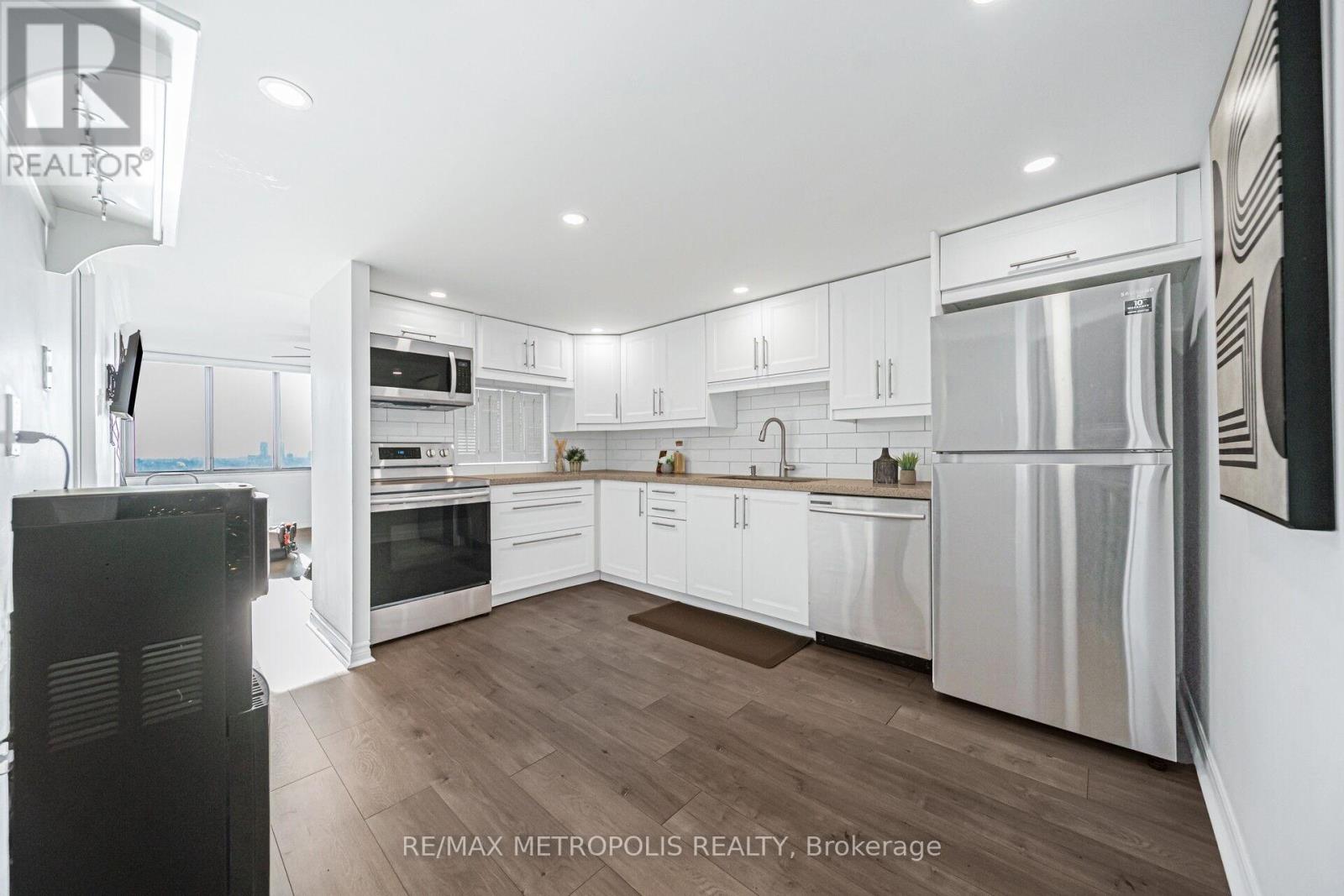 2212 - 2330 Bridletowne Circle, Toronto, Ontario  M1W 3P6 - Photo 15 - E12707450