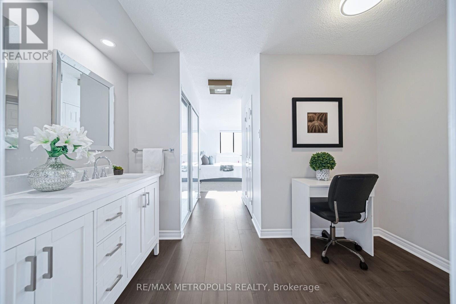 2212 - 2330 Bridletowne Circle, Toronto, Ontario  M1W 3P6 - Photo 24 - E12707450