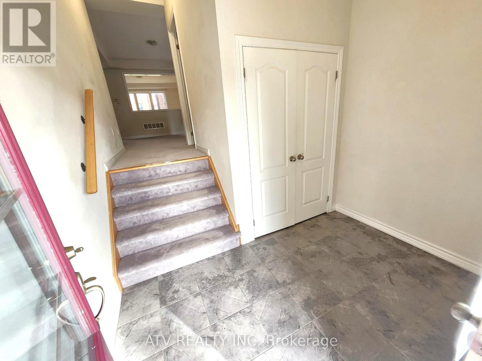 1909 Don White Court, Oshawa, Ontario  L1H 8L7 - Photo 2 - E12707462