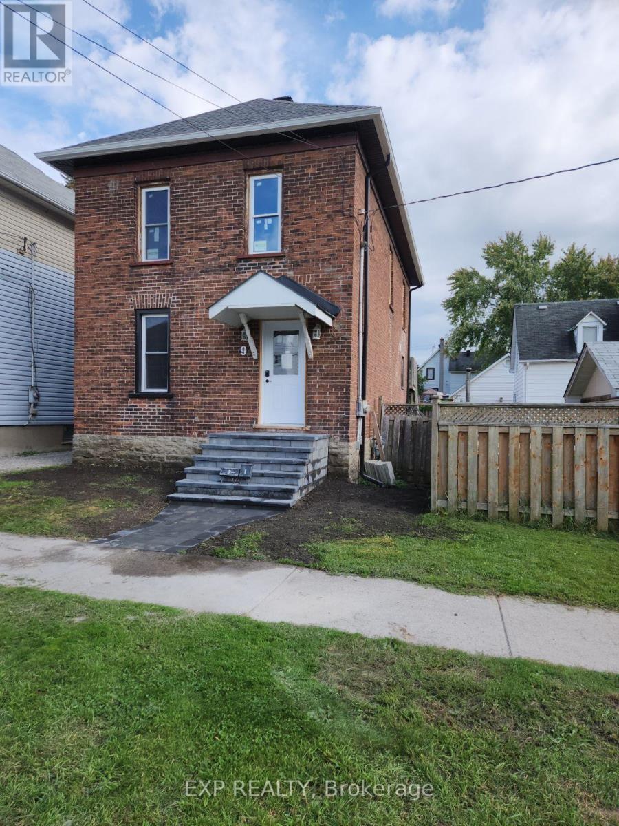 A - 9 KENT STREET, Smiths Falls, Ontario