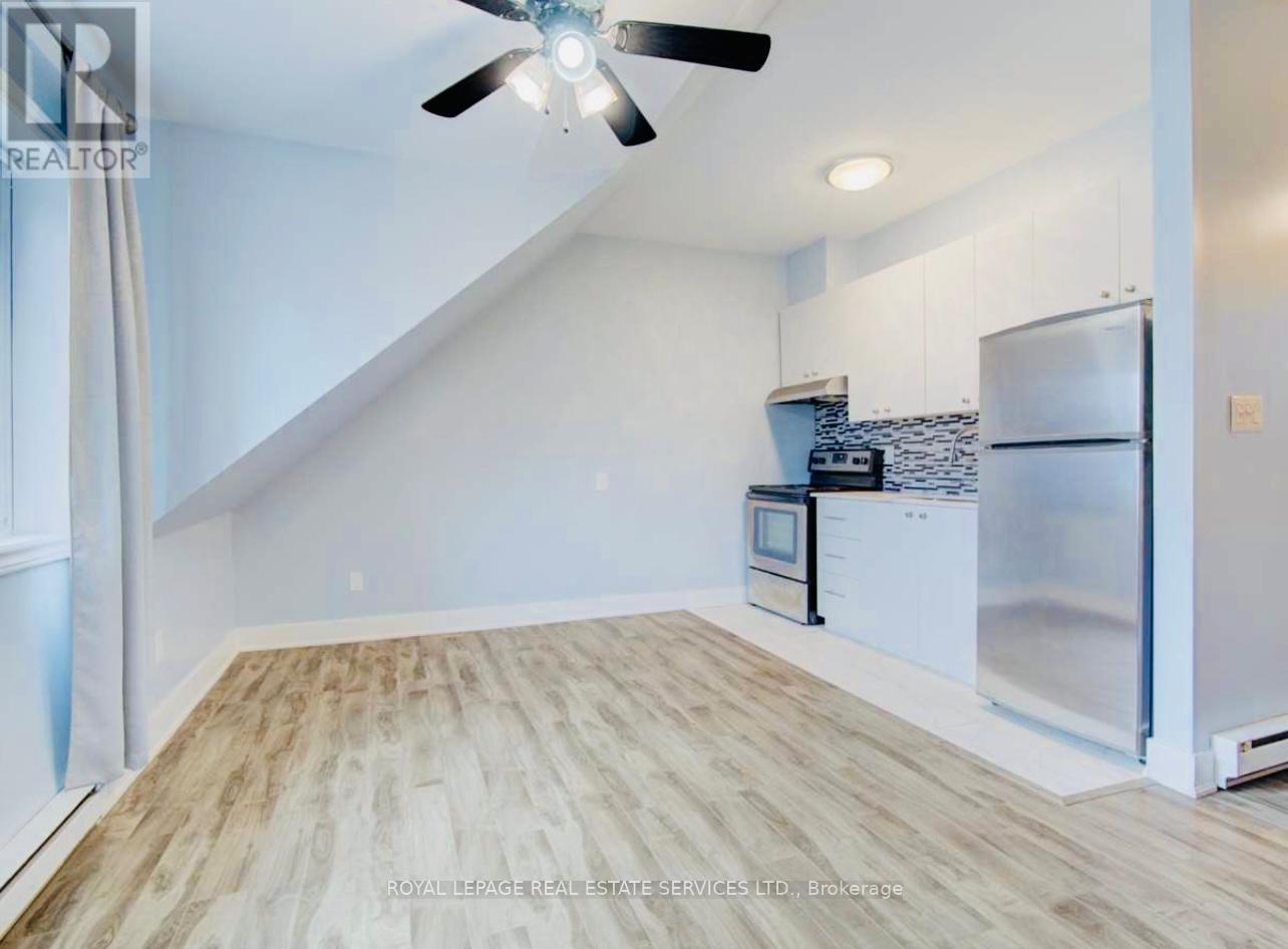 Unit 4 - 1392 King Street W, Toronto, Ontario  M6K 1H5 - Photo 5 - W12660352