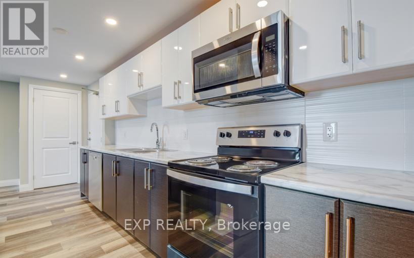 307 - 2200 Sherobee Road, Mississauga, Ontario  L5A 3Y3 - Photo 2 - W12707506