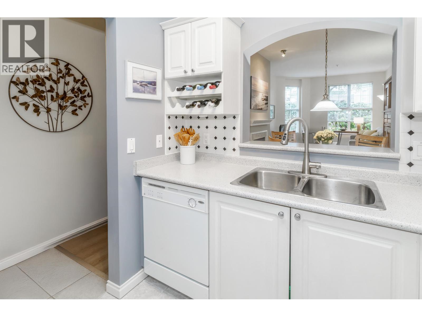 124 2980 Princess Crescent, Coquitlam, British Columbia  V3B 7R4 - Photo 3 - R3079221