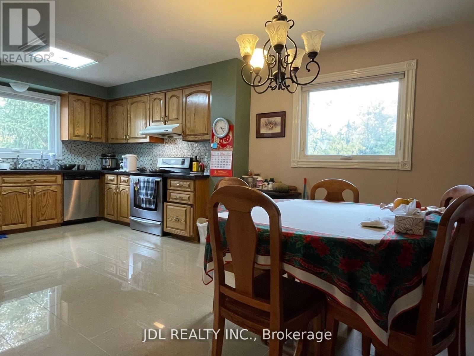 Room A - 39 Bakerdale Road, Markham, Ontario  L3P 1J3 - Photo 8 - N12654504