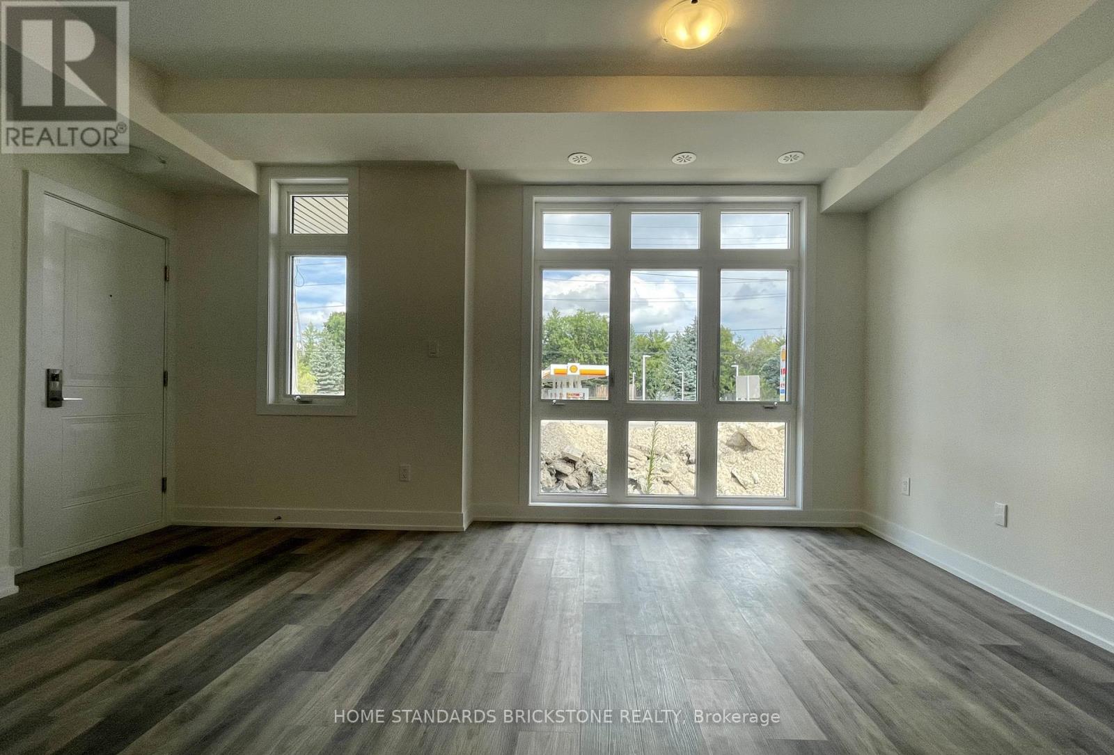 6 - 12860 Yonge Street, Richmond Hill, Ontario  L4E 4E1 - Photo 3 - N12707508