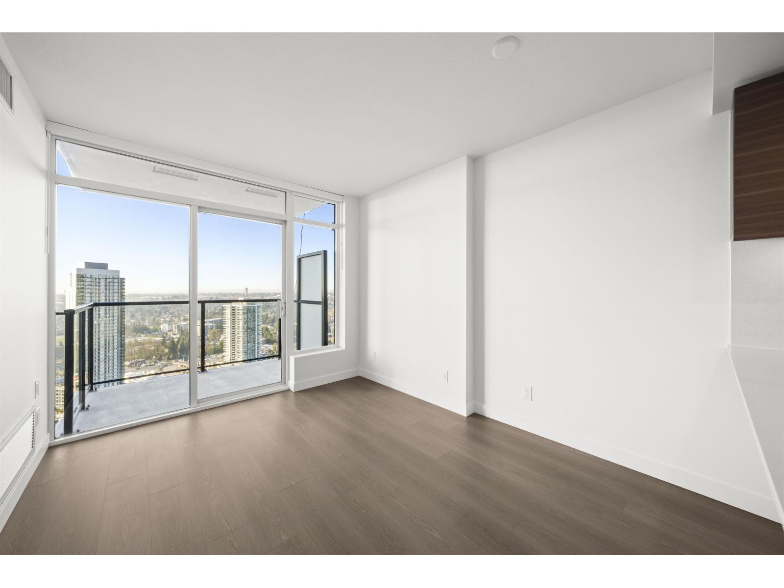 3011 13745 George Junction, Surrey, British Columbia  V3T 4Y3 - Photo 1 - R3078266