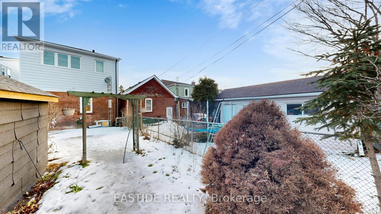 202 Queensdale Avenue, Toronto, Ontario  M4C 2A9 - Photo 48 - E12680226