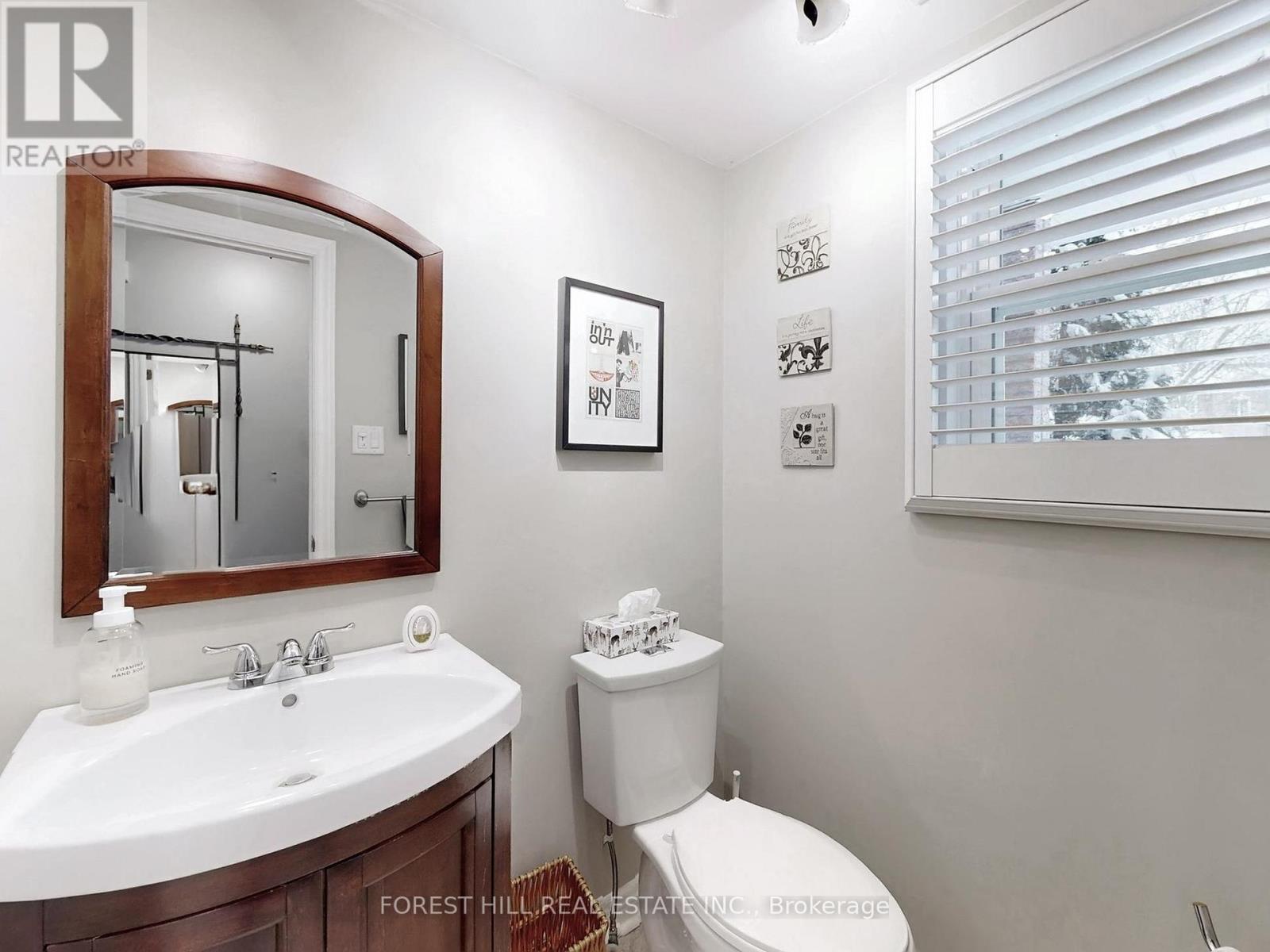 16 Royal Cedar Court, East Gwillimbury, Ontario  L9N 1R7 - Photo 14 - N12707514