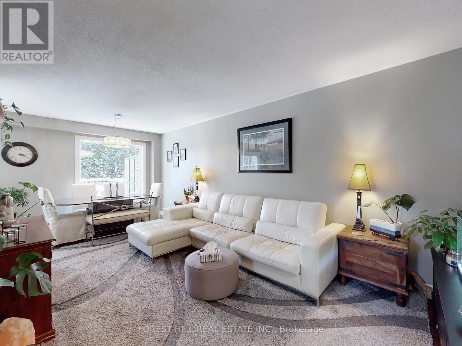 16 Royal Cedar Court, East Gwillimbury, Ontario  L9N 1R7 - Photo 2 - N12707514