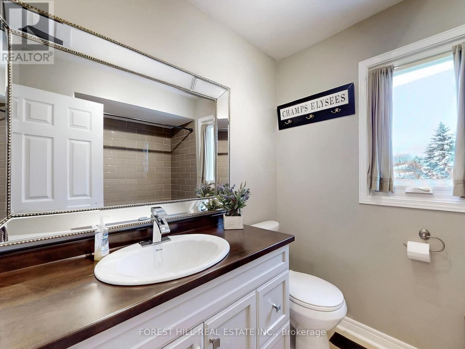 16 Royal Cedar Court, East Gwillimbury, Ontario  L9N 1R7 - Photo 22 - N12707514