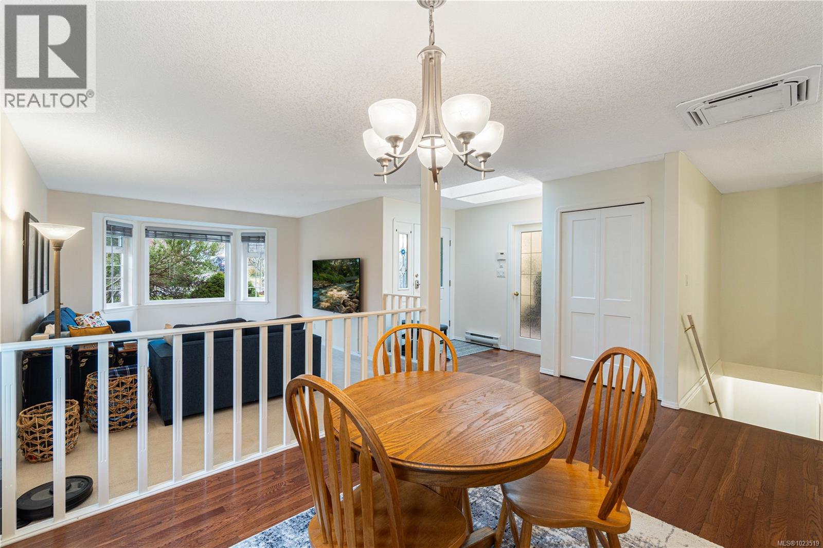 5709 Malibu Terr, Nanaimo, British Columbia  V9T 5W7 - Photo 3 - 1023519