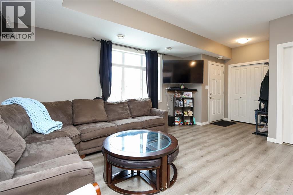 402, 639 Oak Street, Springbrook, Alberta  T4S 0E5 - Photo 5 - A2275422