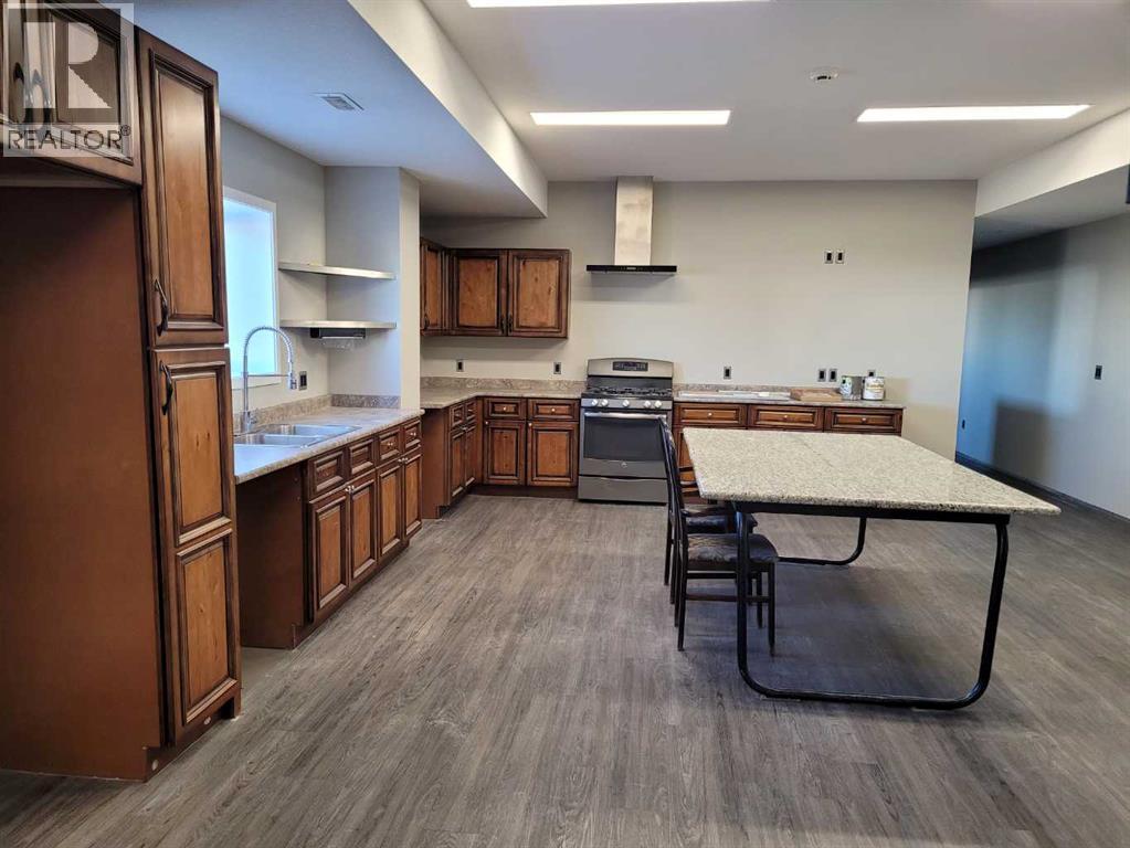 821 17 Street Sw, Medicine Hat, Alberta  T1A 1X9 - Photo 5 - A2246680