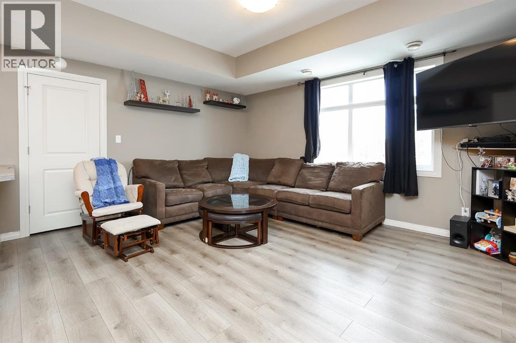 402, 639 Oak Street, Springbrook, Alberta  T4S 0E5 - Photo 4 - A2275422