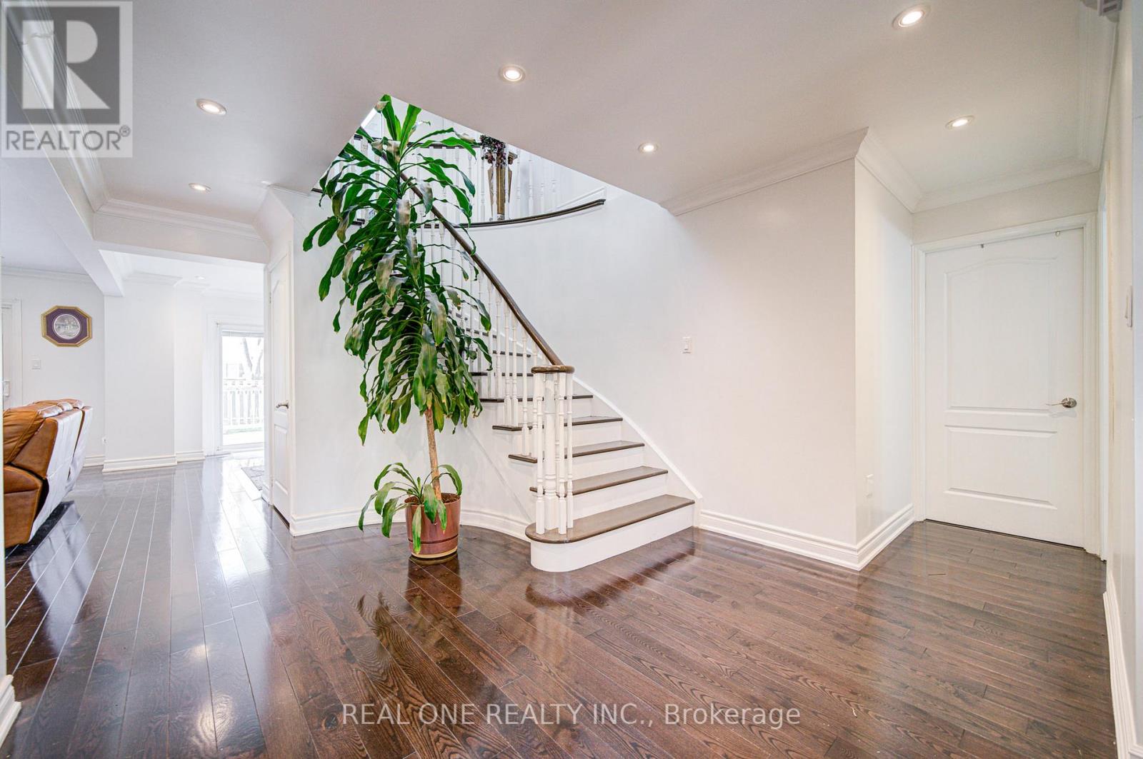 72 Highgate Drive, Markham, Ontario  L3R 3R9 - Photo 3 - N12707522