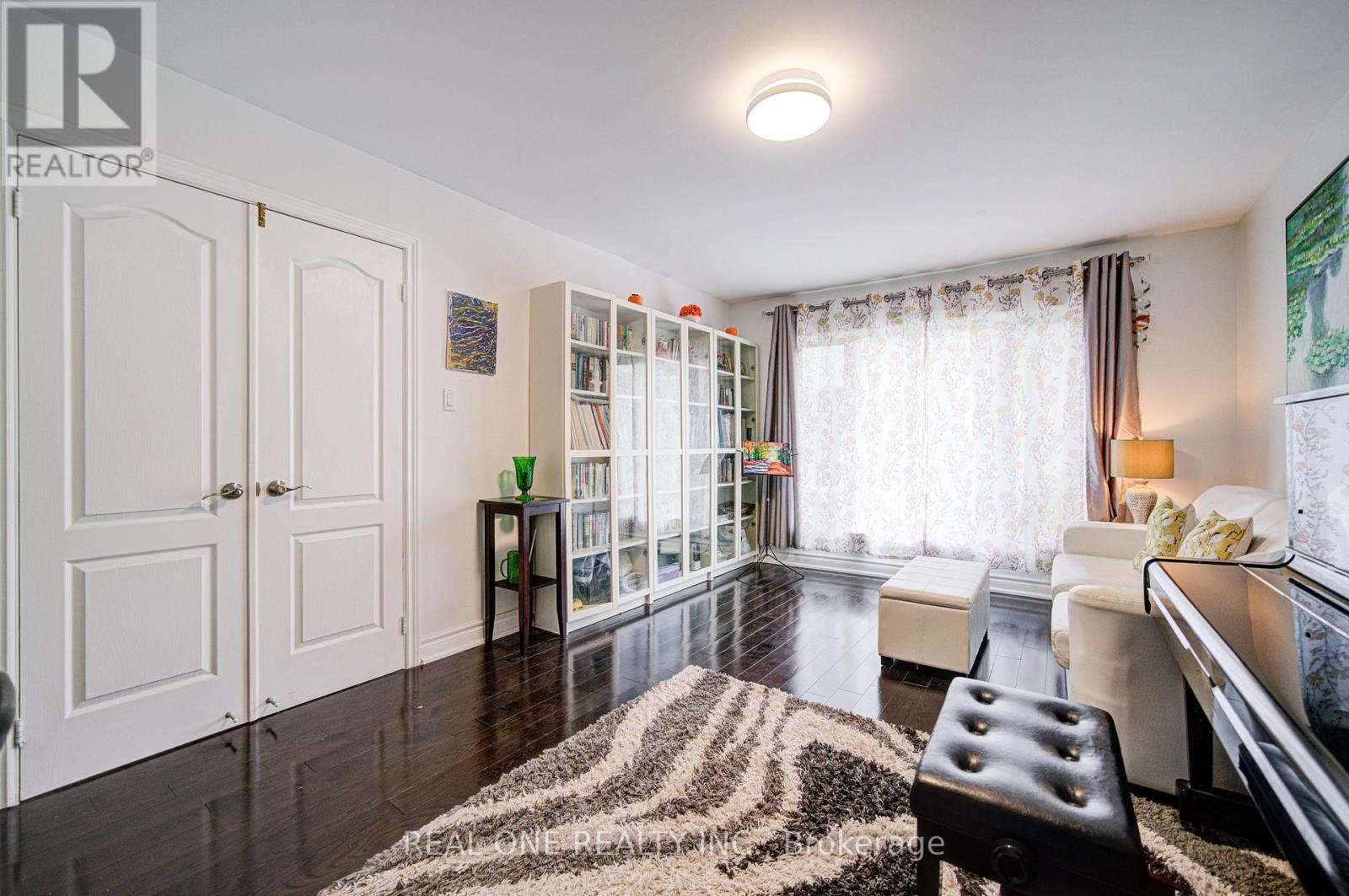 72 Highgate Drive, Markham, Ontario  L3R 3R9 - Photo 6 - N12707522