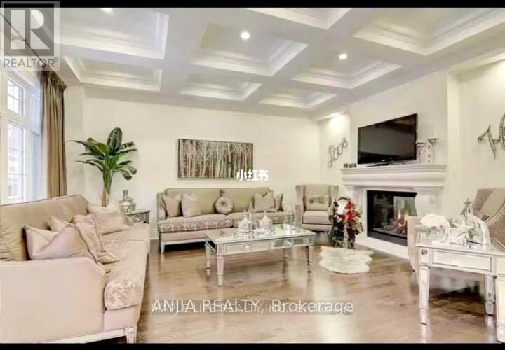 158 Hurst Avenue, Vaughan, Ontario  L6A 4Y6 - Photo 2 - N12707524