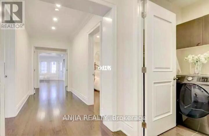 158 Hurst Avenue, Vaughan, Ontario  L6A 4Y6 - Photo 5 - N12707524