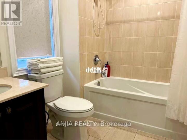 158 Hurst Avenue, Vaughan, Ontario  L6A 4Y6 - Photo 7 - N12707524