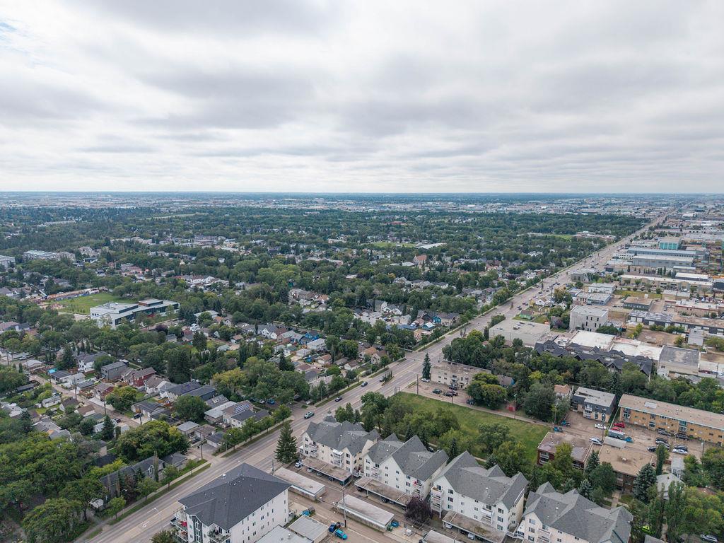 9865 85 Avenue, Edmonton, Alberta T6E 2J5 - Photo 10 - 43688833
