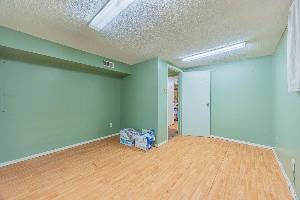 9865 85 Avenue, Edmonton, Alberta T6E 2J5 - Photo 40 - 43688833