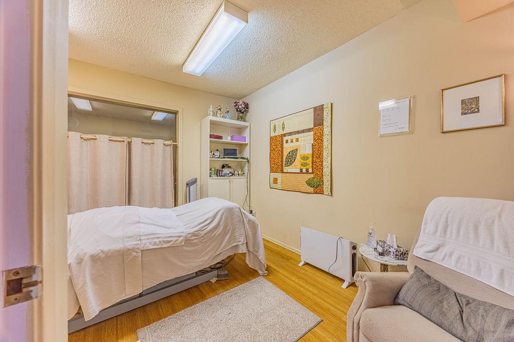 9865 85 Avenue, Edmonton, Alberta T6E 2J5 - Photo 22 - 43688833