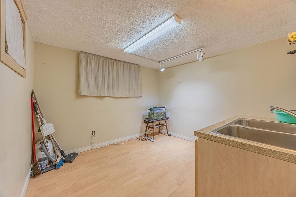 9865 85 Avenue, Edmonton, Alberta T6E 2J5 - Photo 31 - 43688833