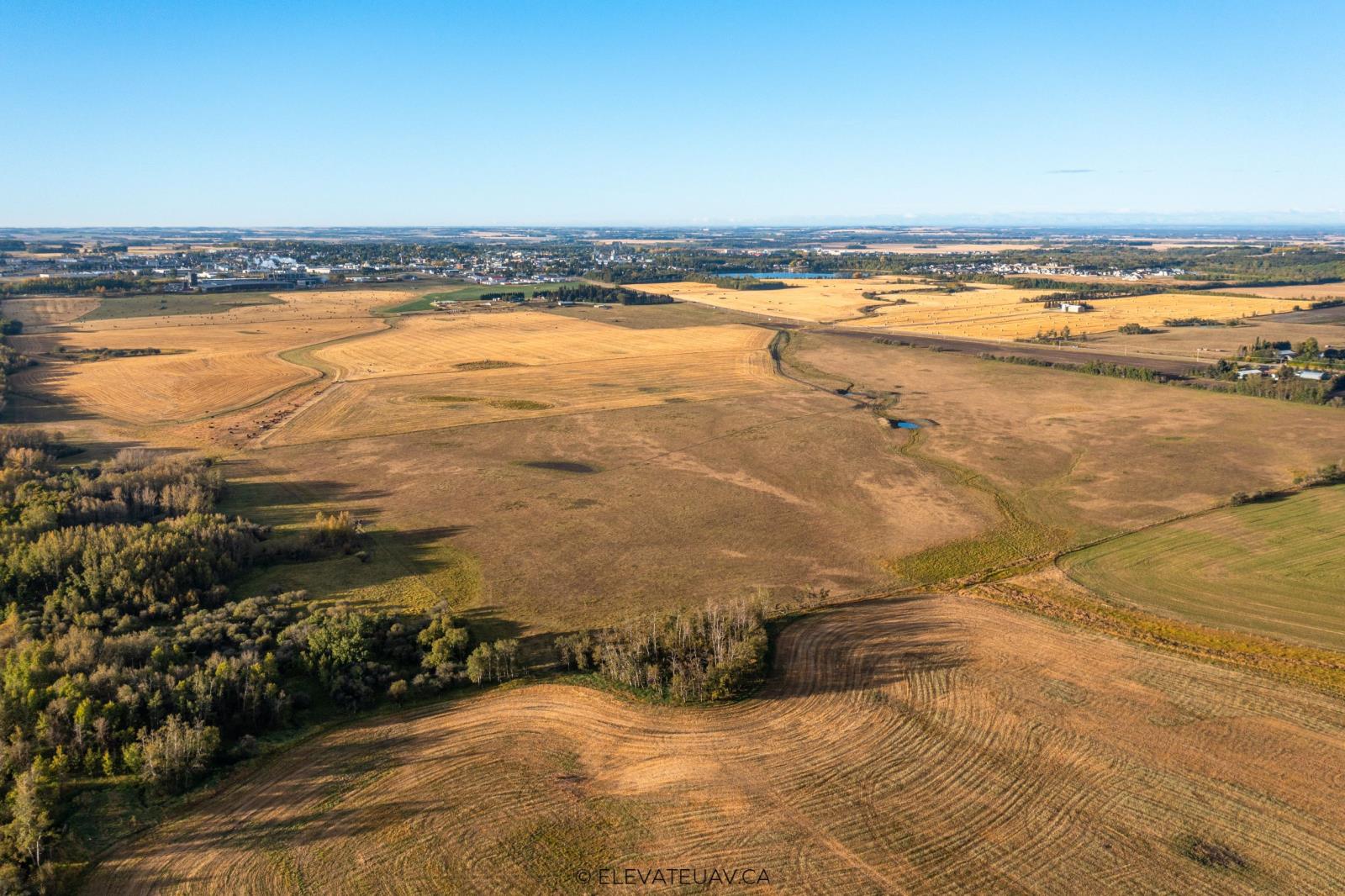 6360  C & E Trail, Innisfail, Alberta