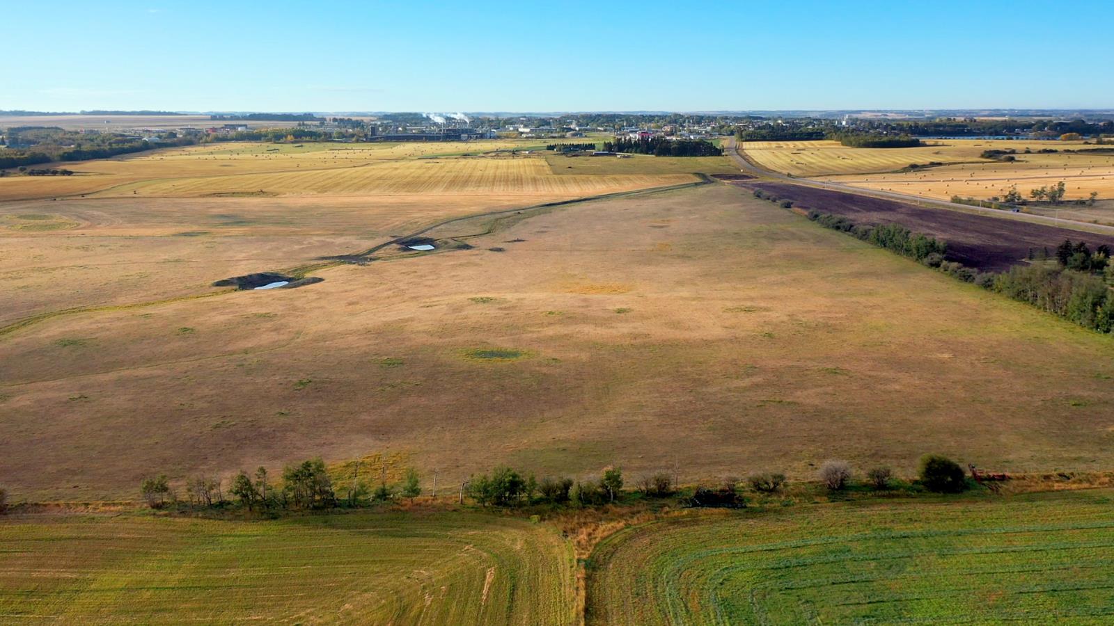 6360  C & E Trail, Innisfail, Alberta  T4G 0G9 - Photo 7 - 43690088