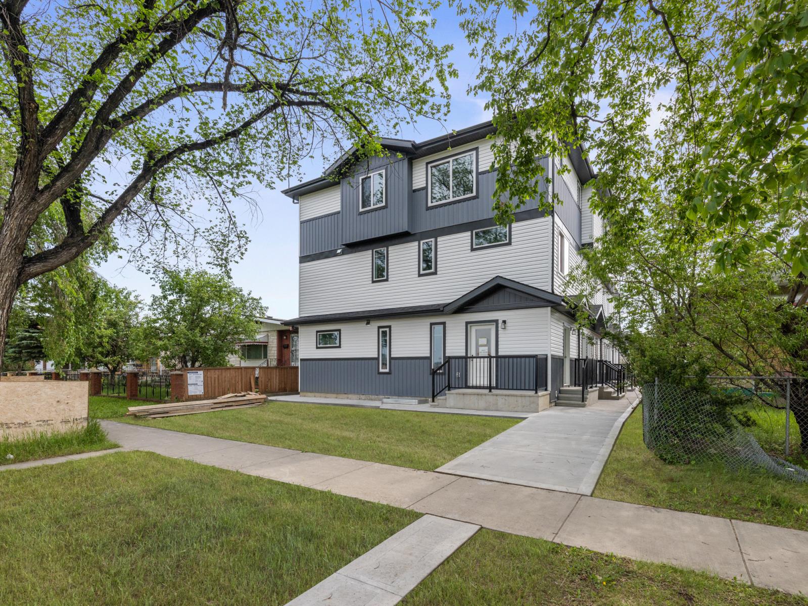 12007  106 Street, Edmonton, Alberta  T5G 2R5 - Photo 2 - 43690214