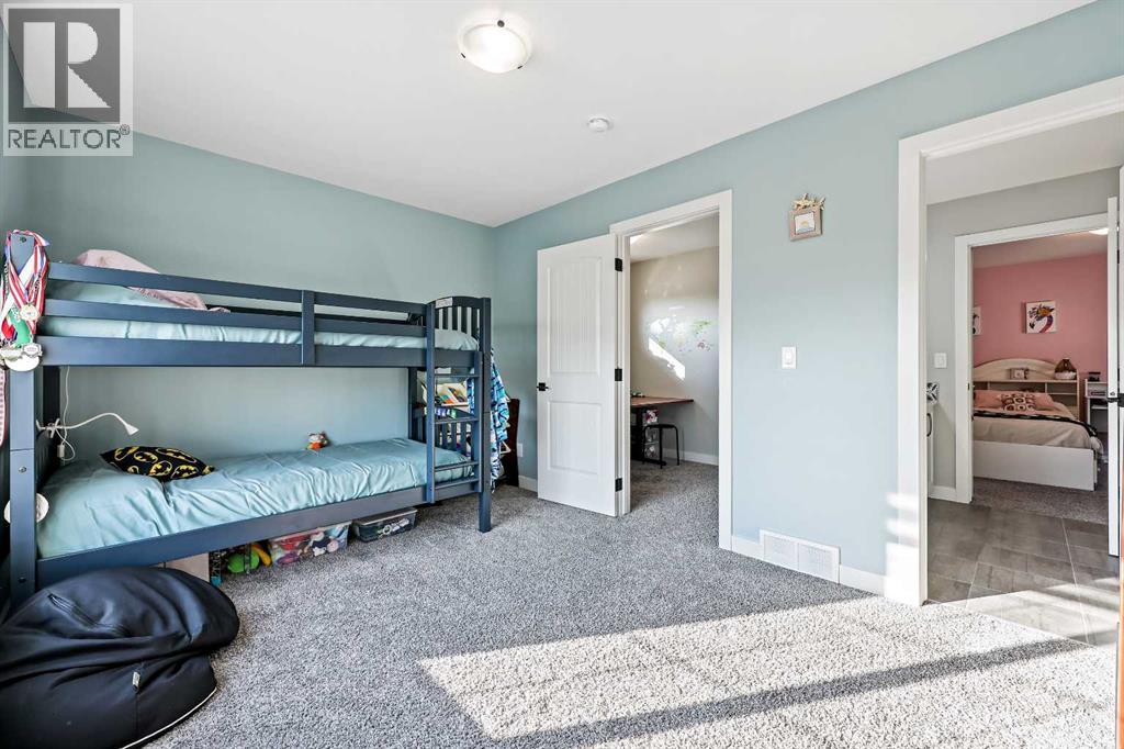 34 Coach Ridge Point Sw, Calgary, Alberta  T3H 2A7 - Photo 29 - A2259480