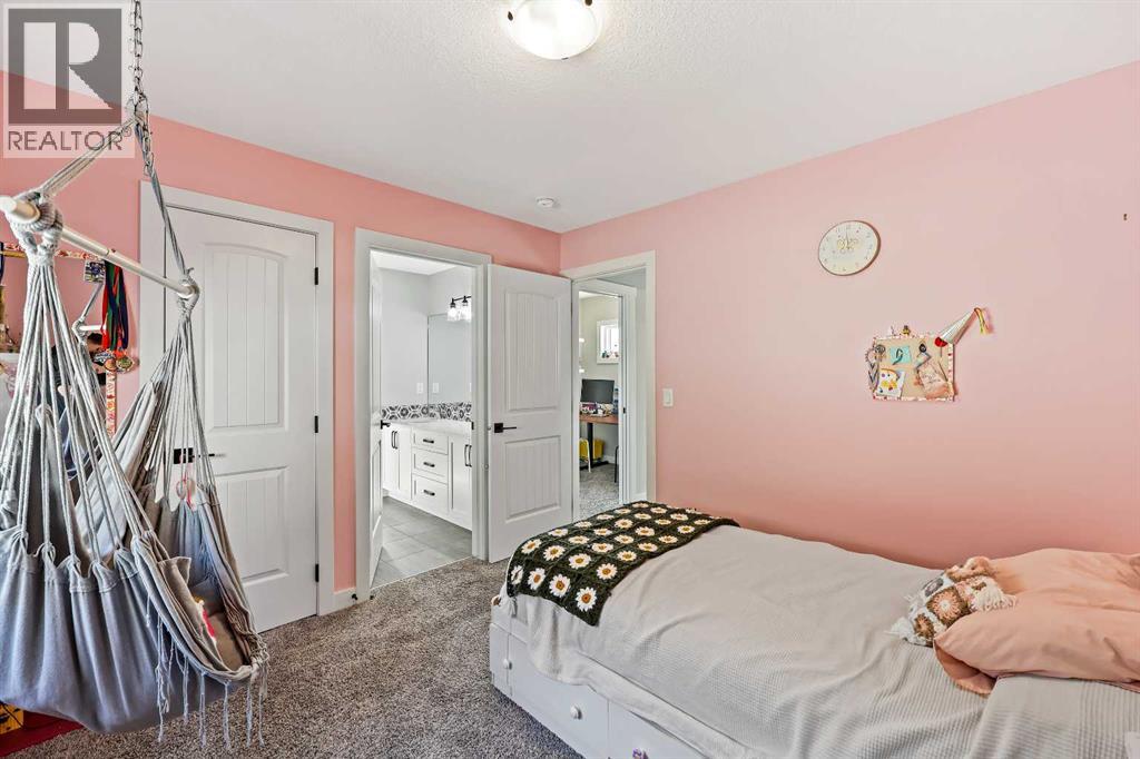 34 Coach Ridge Point Sw, Calgary, Alberta  T3H 2A7 - Photo 33 - A2259480
