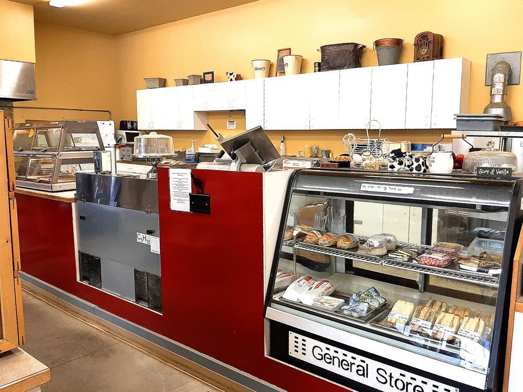 234  1 Ave, Leslieville, Alberta  T0M 1H0 - Photo 4 - 43862345