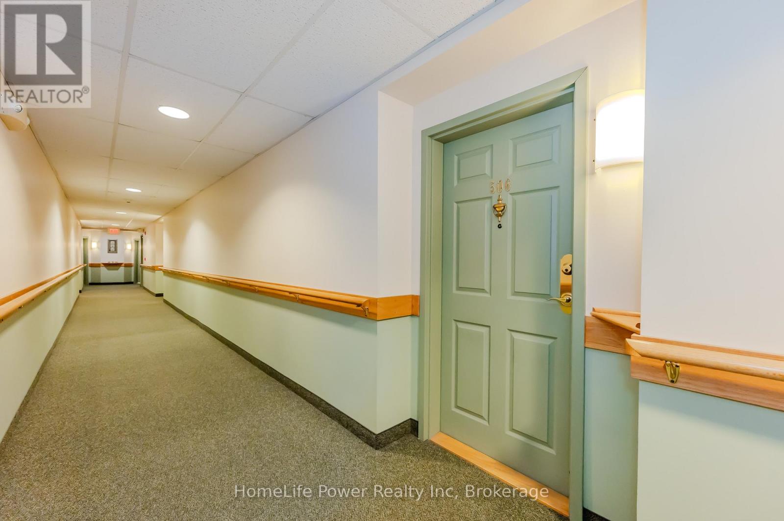 506 - 20 St George Street, Kitchener, Ontario  N2G 2S7 - Photo 2 - X11995491