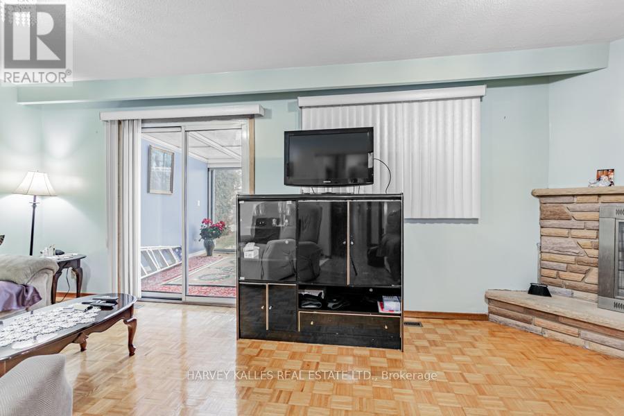 33 Tolton Drive S, Brampton, Ontario  L6V 2P9 - Photo 18 - W12697772