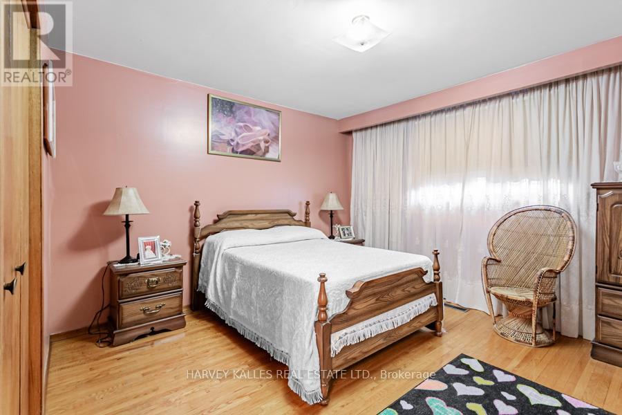 33 Tolton Drive S, Brampton, Ontario  L6V 2P9 - Photo 10 - W12697772