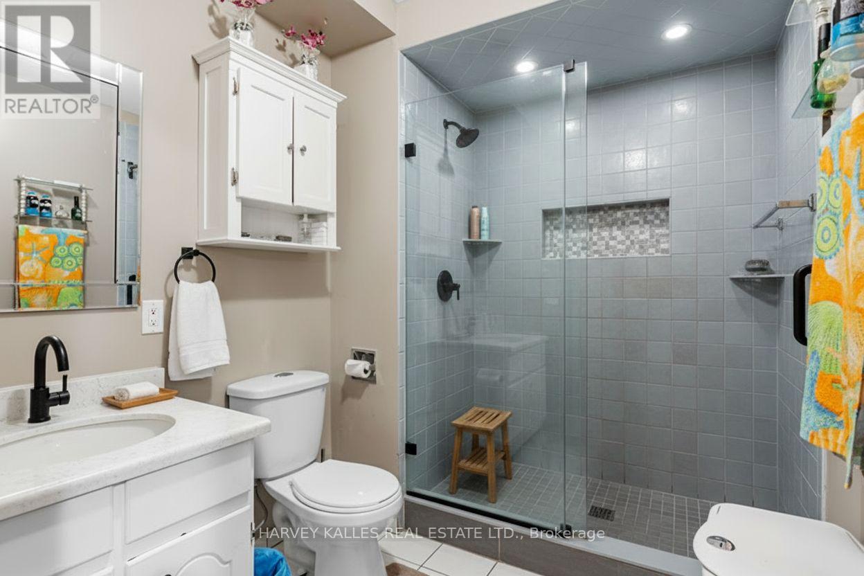 33 Tolton Drive S, Brampton, Ontario  L6V 2P9 - Photo 15 - W12697772