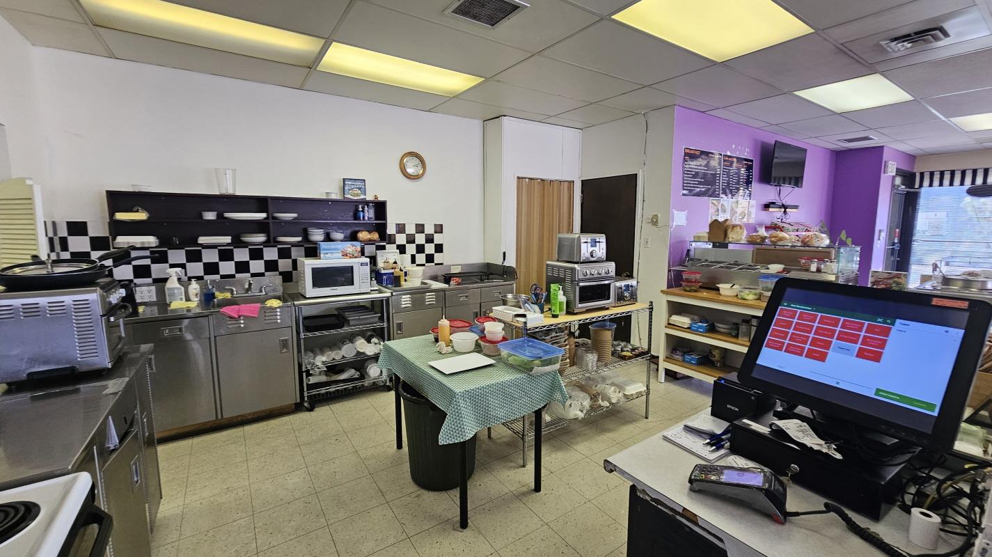 9704  54 Ave NW, Edmonton, Alberta  T6E 5C1 - Photo 5 - 43862349